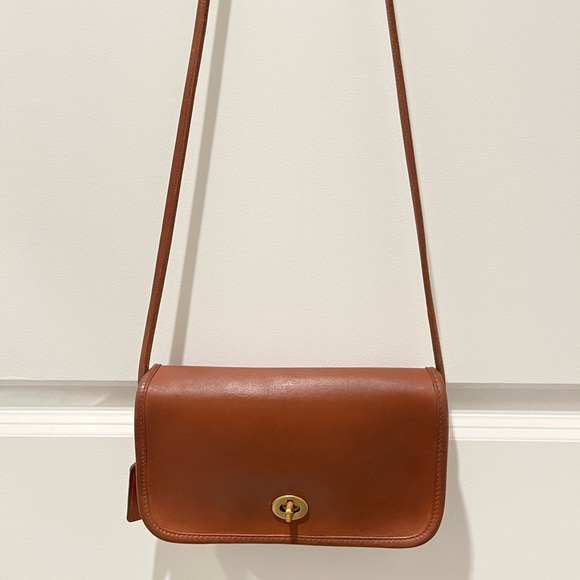 1990’s vintage coach dinky turn lock crossbody bag - Picture 1 of 8
